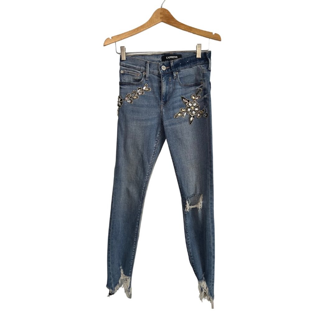 EXPRESS 0R distressed skinny jeans with Beautiful embroidered and jewel detail.